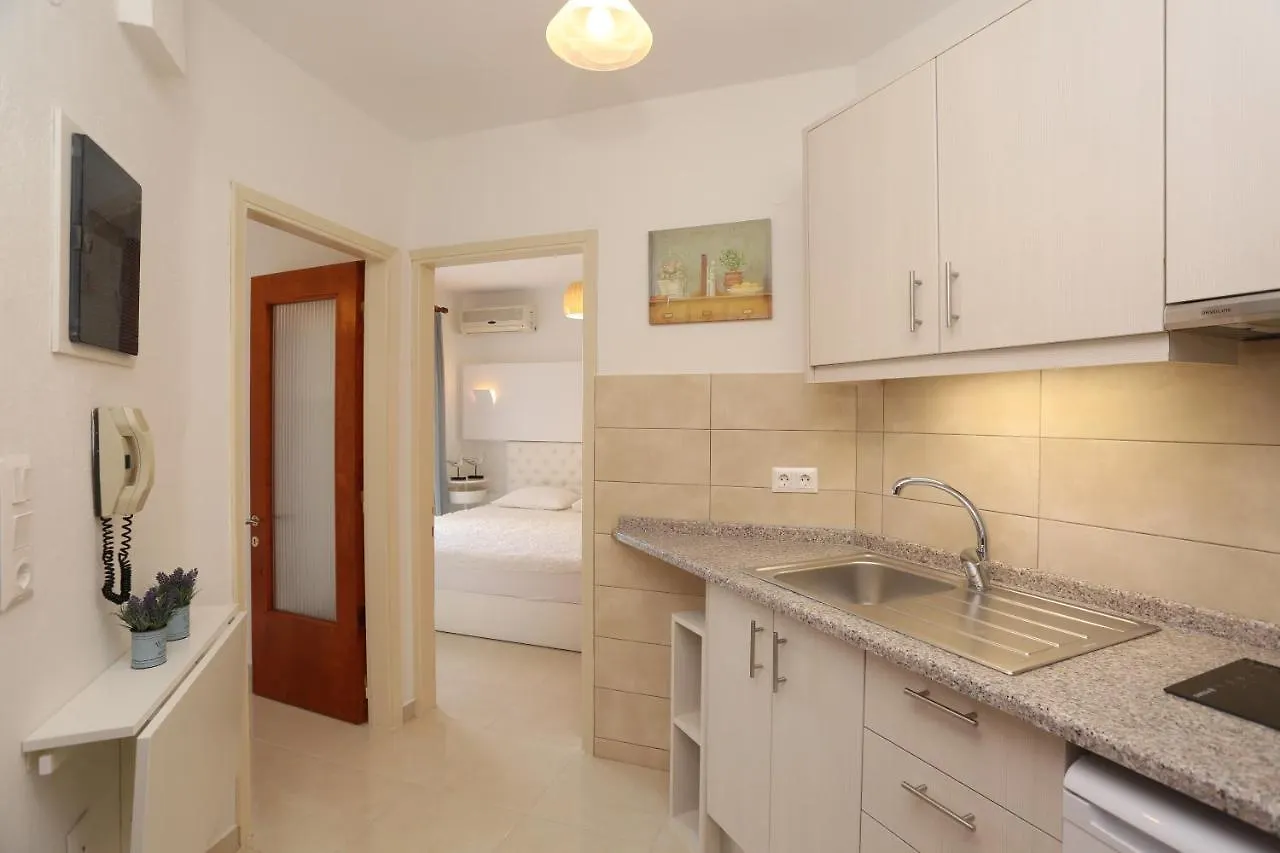 ** Hotel de apartamente Kastoria Hotel Apartments Hanioti Grecia